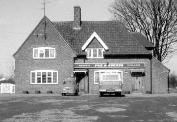The FOX & HOUNDS c1969 image provided by Phil Child - Thank you.