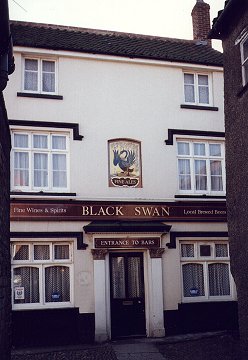 The Black Swan - North Walsham - 1989
