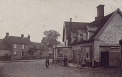 The George & Dragon - Thurton : c1908