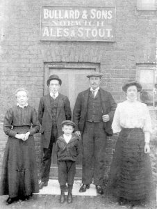 Frederick Cook & Family c1910