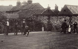 Licensee Samuel Morris on the Prince Of Denmark bowling green - 1906